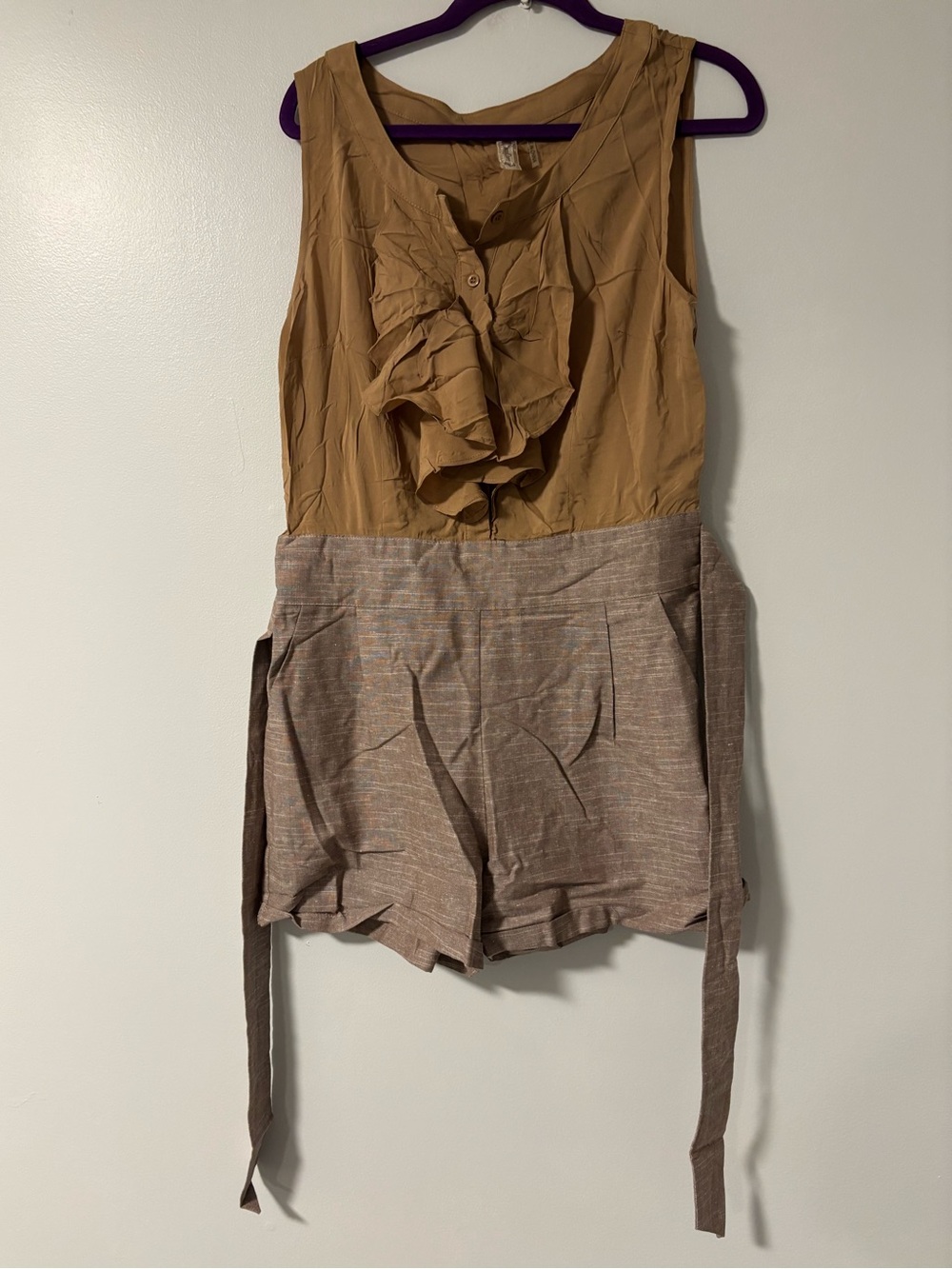 Uno Core Belted Sleeveless Ruffle Button Neck Detail Brown Romper Size Medium